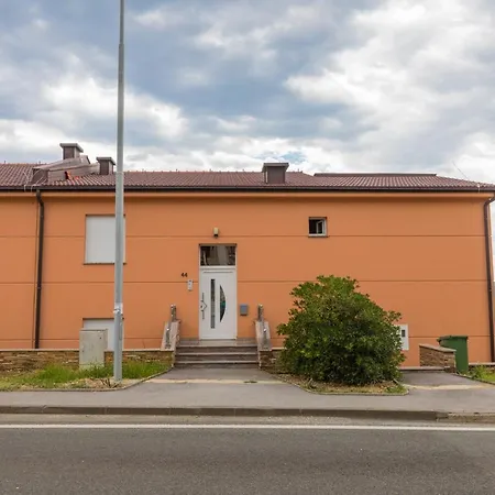 Ante Apartman *